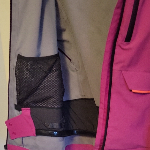 Helly Hansen Women's Magenta Ski Jacket - Picture 5 of 5